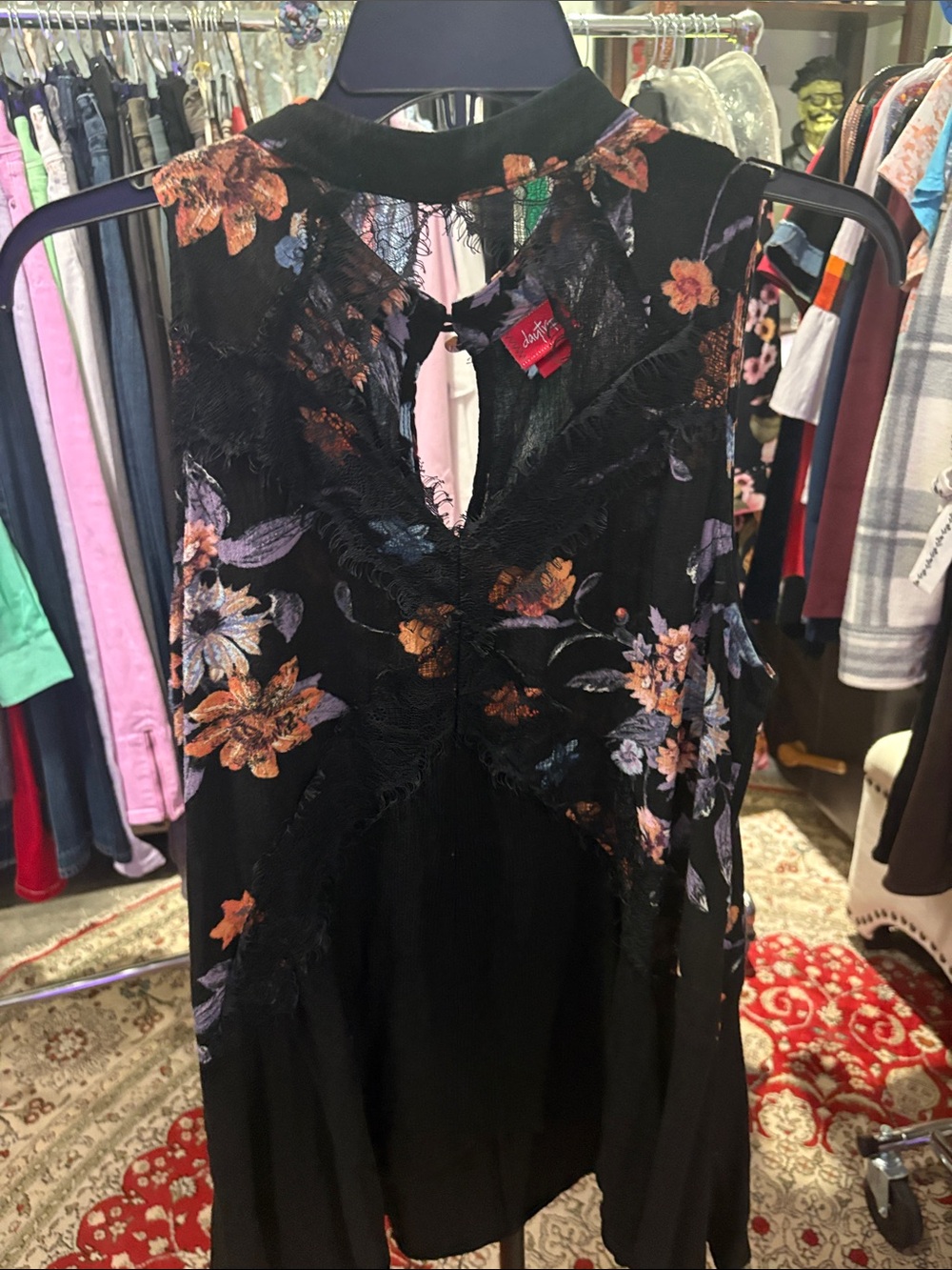 Daytrip Black Floral Lace-Trim Sleeveless Tunic